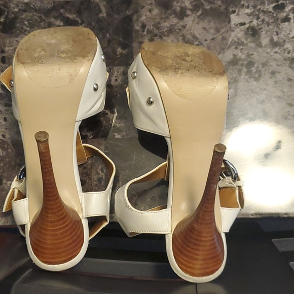 Sz 6 White peep toe heels - Picture 4 of 4